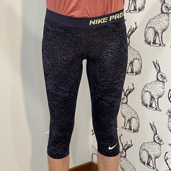 Women's Nike Pro Combat Compression Capri Printed SzS - Picture 1 of 8